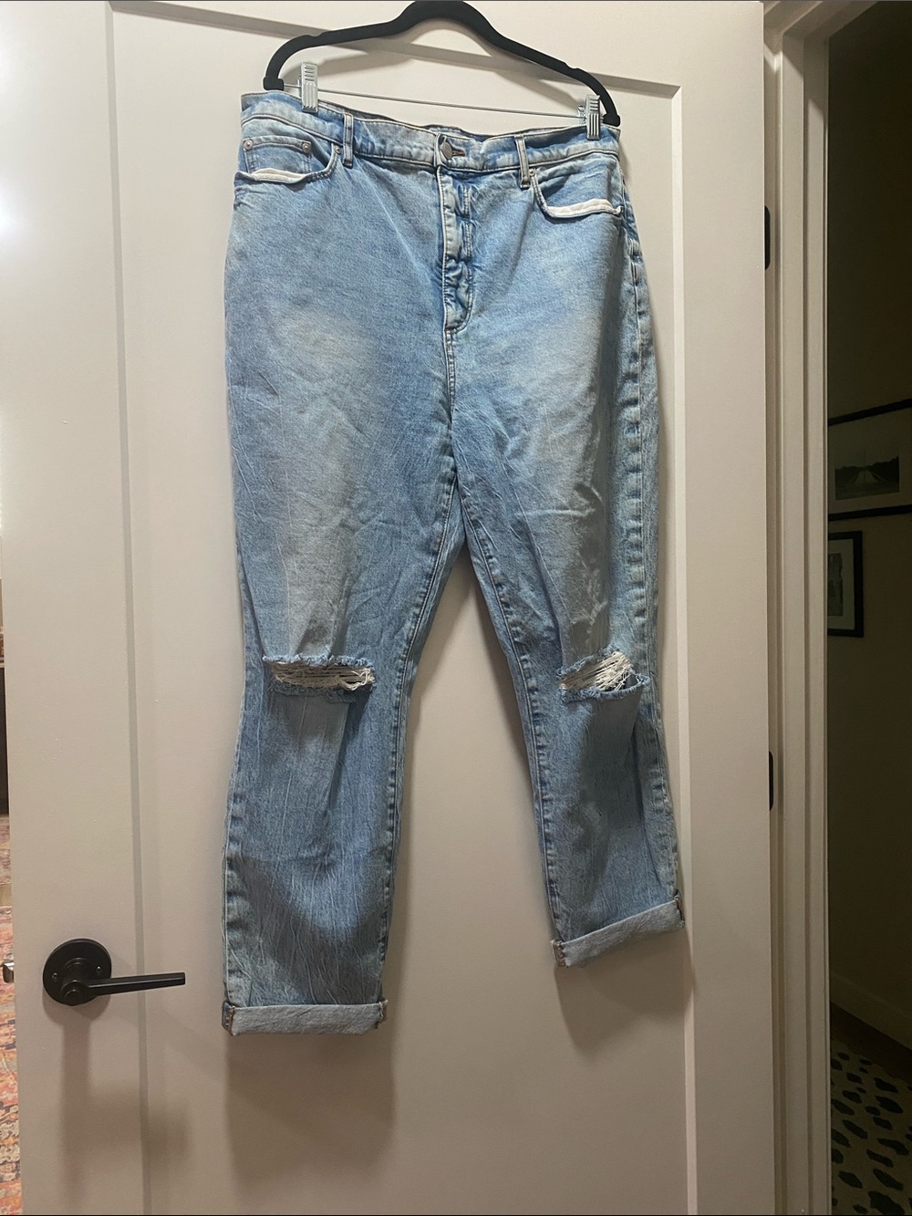 High waist boyfriend jeans.